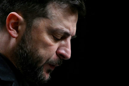 Le président ukrainien Volodymyr Zelensky lors d'une conférence de presse à Ankara, le 19 novembre 2025 - Ozan KOSE (AFP)