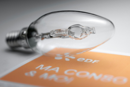 Le gouvernement anticipe une "stabilité" des factures d'électricité pour la plupart des ménages pour les années 2026 et 2027 malgré la fin du système de régulation très avantageux qui s'éteint au 31 décembre 2025 - JOEL SAGET (AFP)