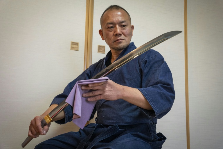 "Artistes de l'acier" : jeux vidéo et dessins animés aiguisent la passion du katana