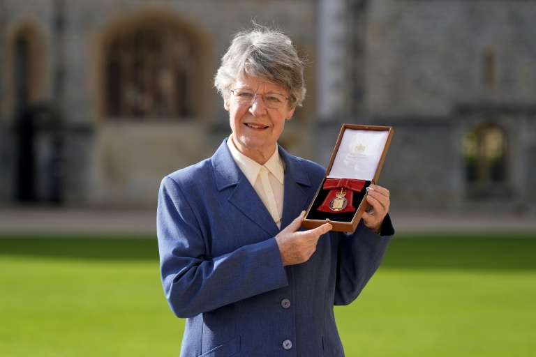 A 82 ans, l'astrophysicienne Jocelyn Bell Burnell encourage les femmes à "briller"