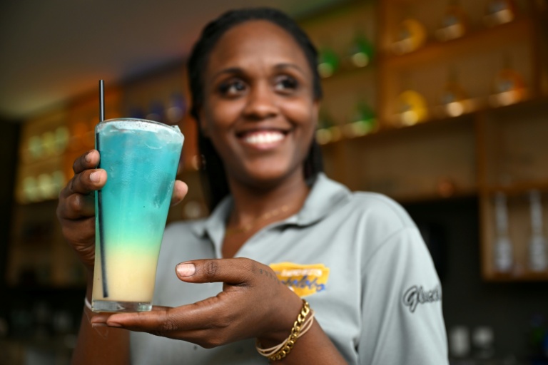 Non, le curaçao bleu n'est pas bleu