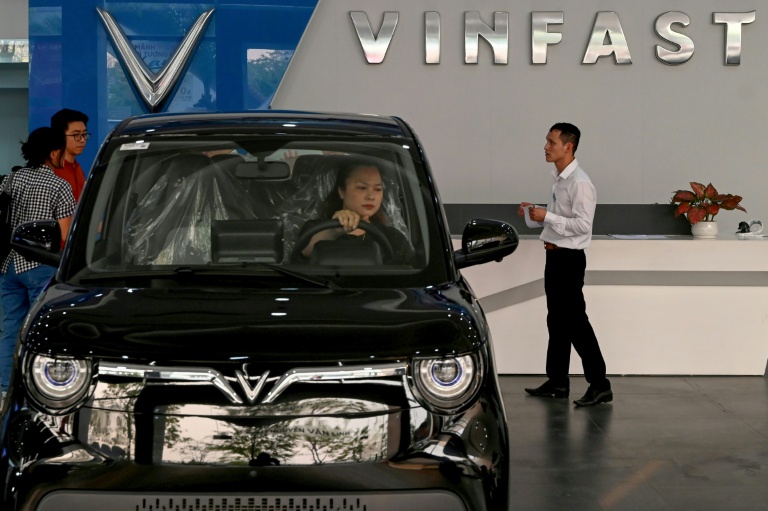 Automobile : en Asie, la flambée des carburants dope l'électrique