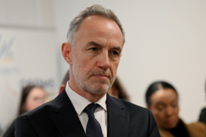 Le maire de Paris Emmanuel Grégoire participe à un événement sur la santé mentale, le 1er avril 2026 à Paris - Anna KURTH (AFP)