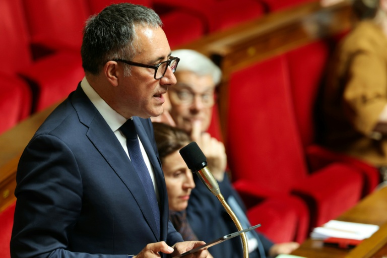 Protoxyde d'azote: l'Assemblée renforce les sanctions lors d'une séance rythmée par France-Maroc