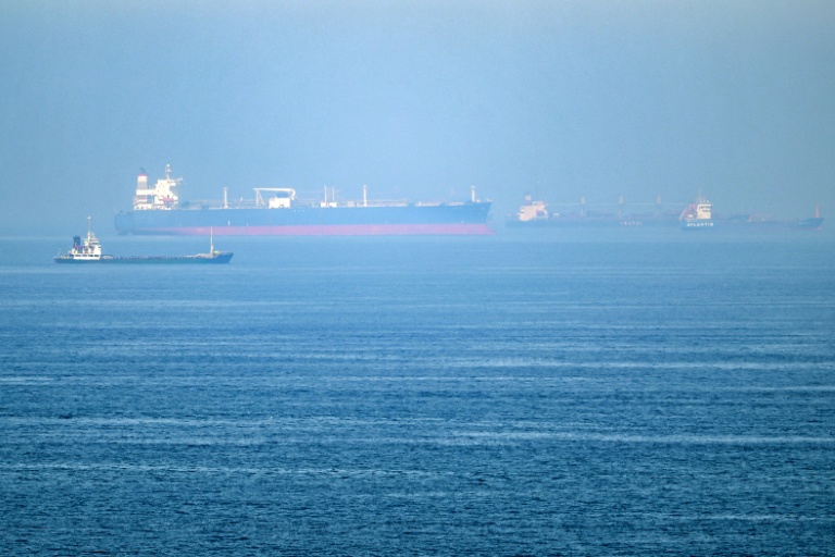 Les Etats-Unis lancent des frappes massives contre l'Iran, qui riposte dans deux pays du Golfe