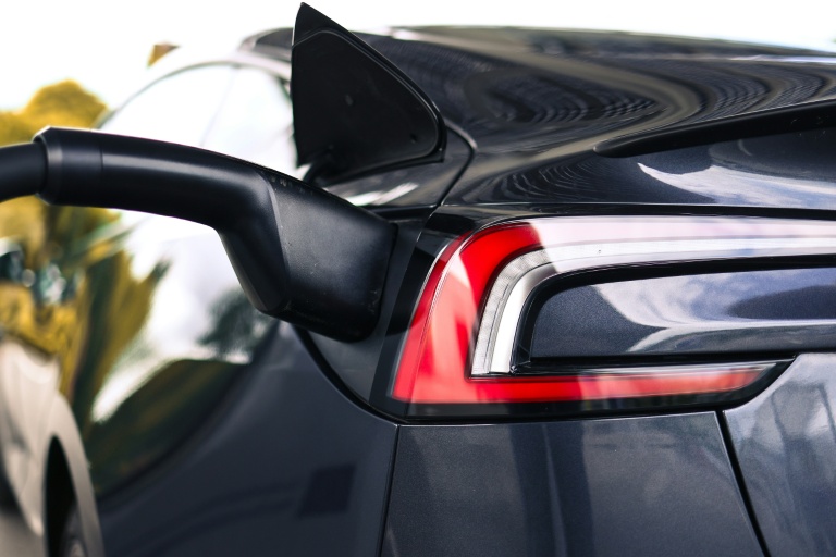 Coup d'envoi de la 3e vague de "leasing social" de voitures électriques