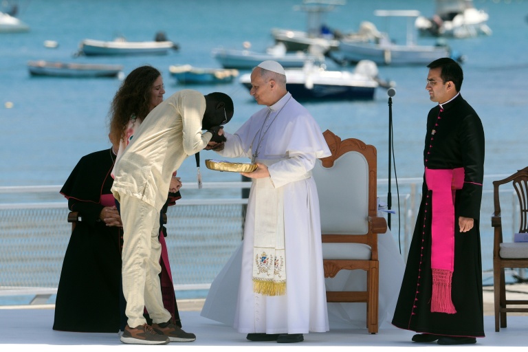 Aux Canaries, le pape dénonce "l'indifférence" du monde face au sort des migrants