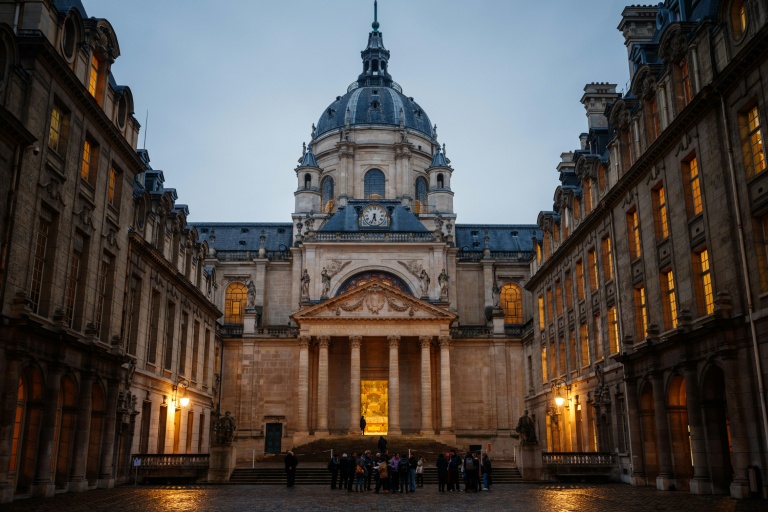 Financement de l'université : un rapport préconise de changer de modèle et d'augmenter les frais d'inscription