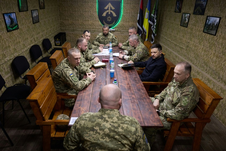 Ukraine: Zelensky limoge le commandant en chef de son armée