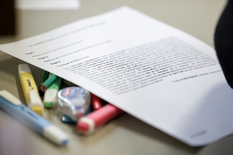 De la numérisation à l'harmonisation, comment les copies du bac sont corrigées