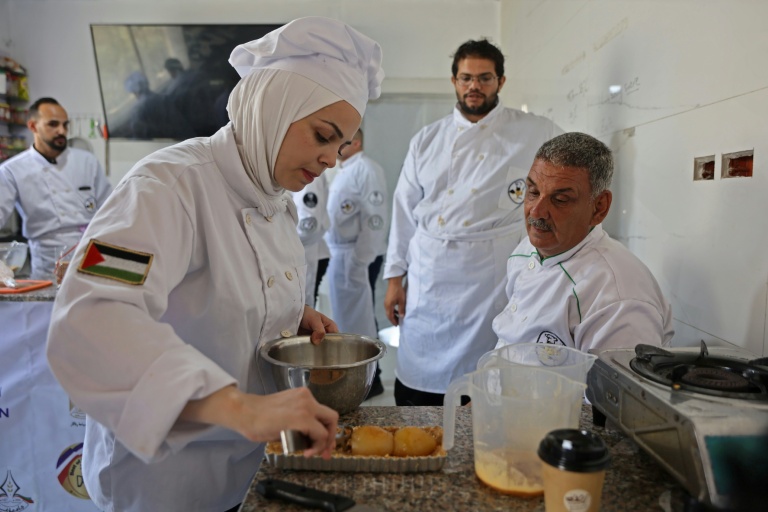 A Gaza, la "Smile Kitchen Academy" renaît de ses cendres malgré les pénuries