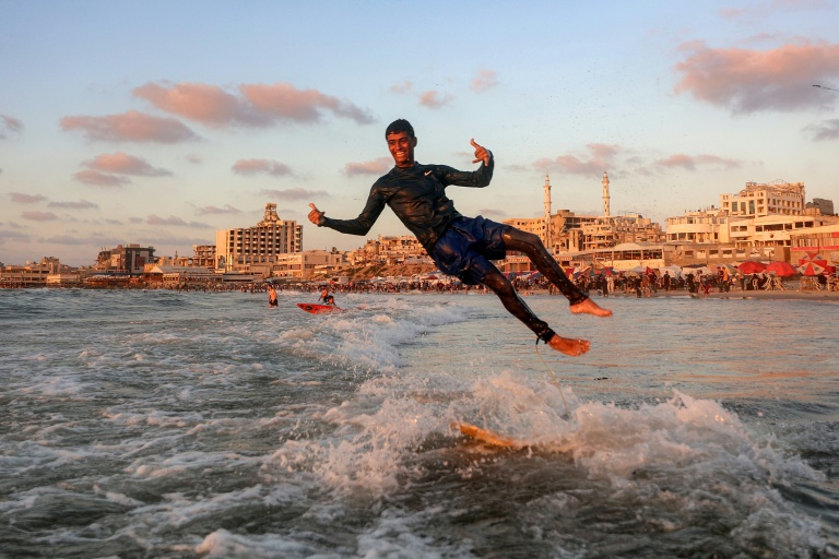 A Gaza, le surf comme exutoire