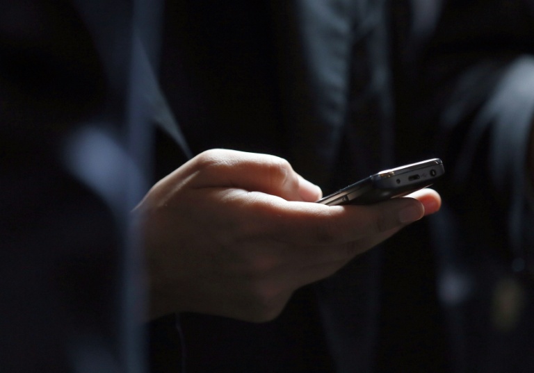La Suède exhorte les parents à lâcher leur téléphone en présence de leurs enfants