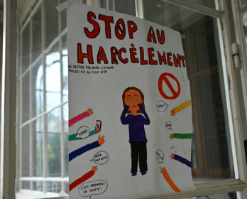 Trois écoliers sur 100, 4% des collégiens et 2% des lycéens subissent du harcèlement scolaire, selon une étude publiée mardi par le service statistique du ministère de l'Éducation - Bertrand GUAY (AFP)