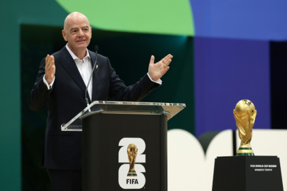 Le président de la Fifa Gianni Infantino en conférence de presse, le 1er juin 2026 à Dallas (Texas) - Sam Hodde (AFP)