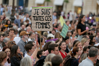 Manifestation contre les violences sexuelles devant le ministère de la Justice place Vendôme le 15 juin 2026 à Paris - Thomas SAMSON (AFP)