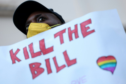 Manifestation devant la Haute Commission du Ghana à Londres, le 6 mars 2024, contre le projet de loi anti-LGBTQ+ du Ghana - Seyllou, SEYLLOU (AFP)