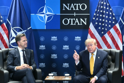 Le président américain Donald Trump lors d'une rencontre avec le secrétaire général de l'Otan, Mark Rutte, en marge du sommet de l'Otan à Ankara, le 8 juillet 2026 en Turquie - SAUL LOEB (AFP)