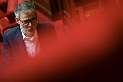 Olivier Faure, député du groupe "Socialistes et Apparentés", assiste à un vote sur une motion de censure déposée par le parti "Les Ecologistes" à l'Assemblée nationale, à Paris, le 6 juillet 2026 - JULIEN DE ROSA (AFP)